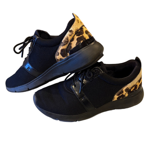 Michael Kors Woman’s 6.5 Amanda Sneakers